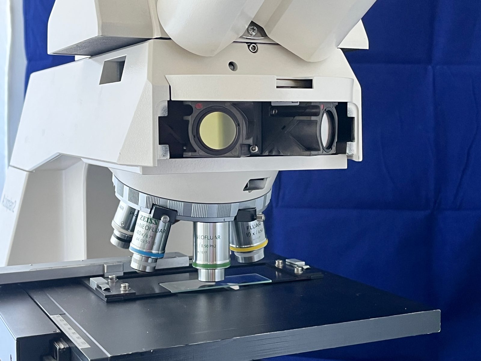 Fluorescence filter cube turret