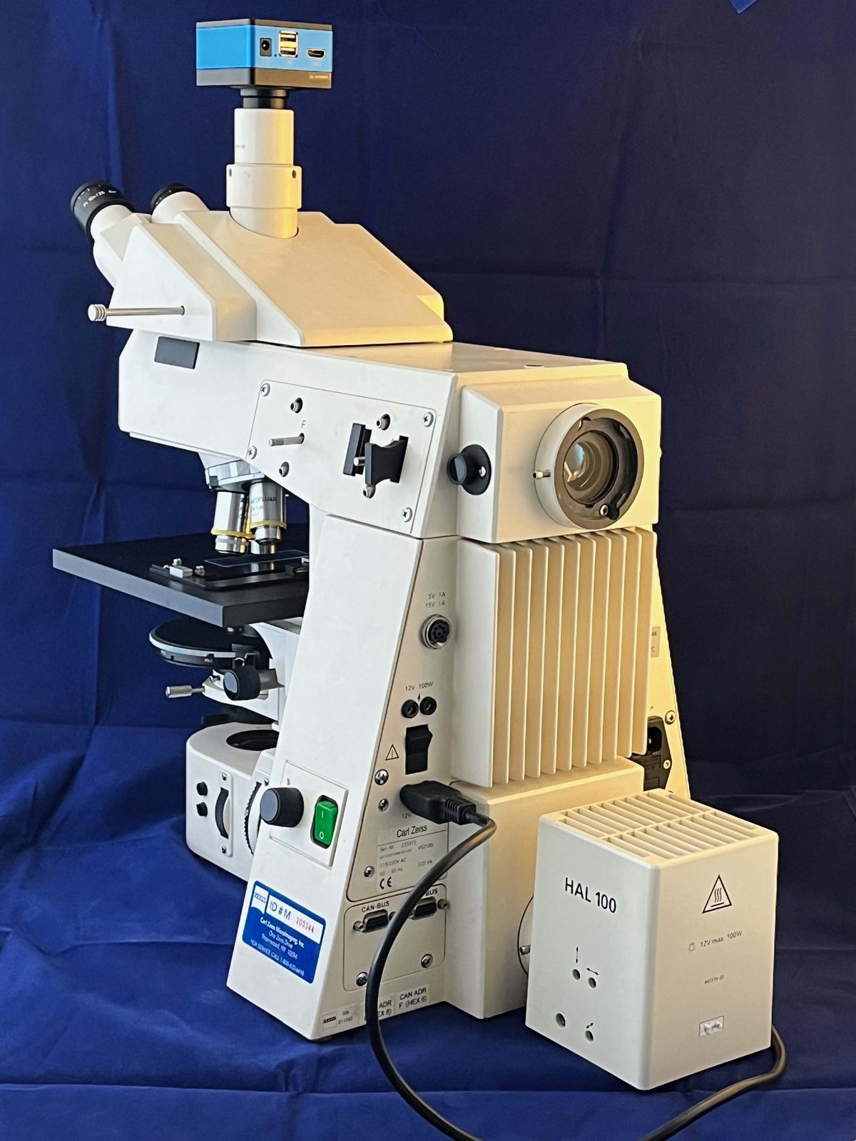 Rear view with the fluorescence port
